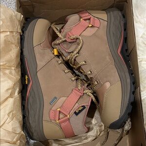 Teva Grandview GTX Hiking Boots